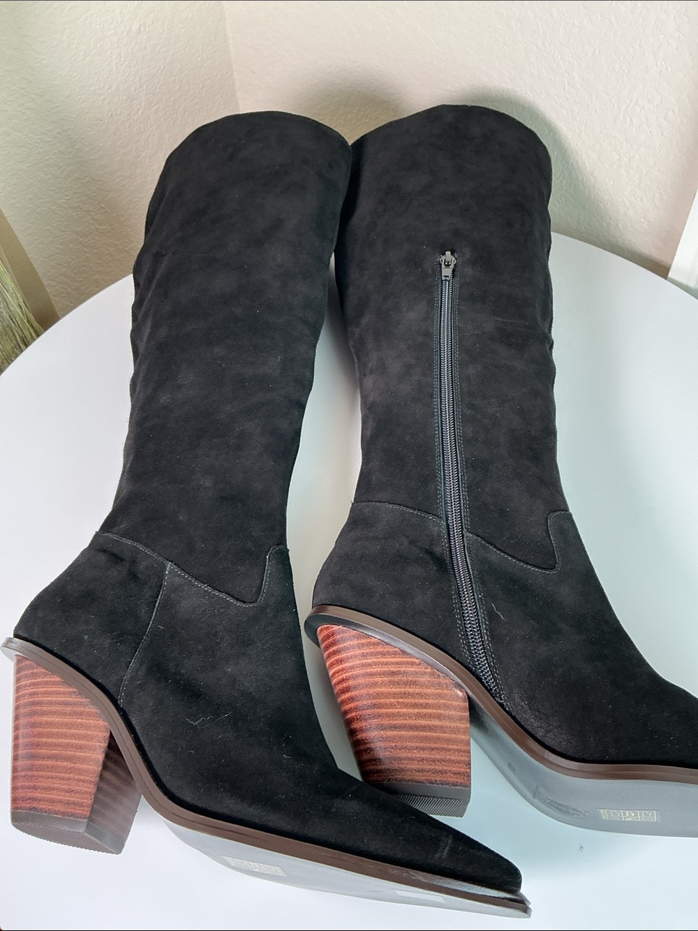 NWOB House of Harlow 1960 Black Suede Knee High Heeled Boots - Size 8.5 - Picture 6 of 7